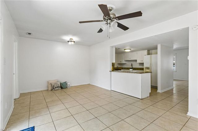 381 Circuit Ln Unit C, Newport News, VA 23608