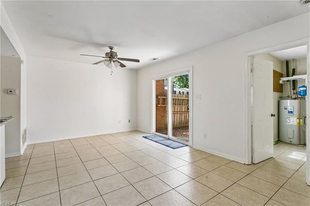 381 Circuit Ln Unit C, Newport News, VA 23608