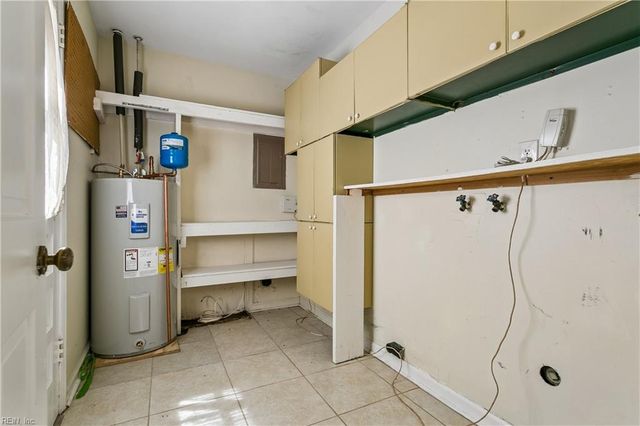 381 Circuit Ln Unit C, Newport News, VA 23608