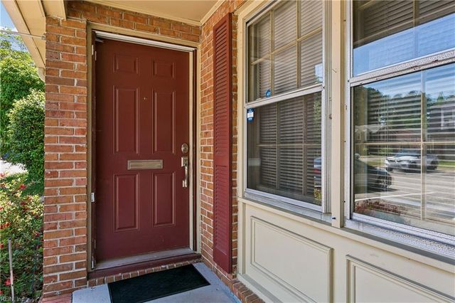 381 Circuit Ln Unit C, Newport News, VA 23608