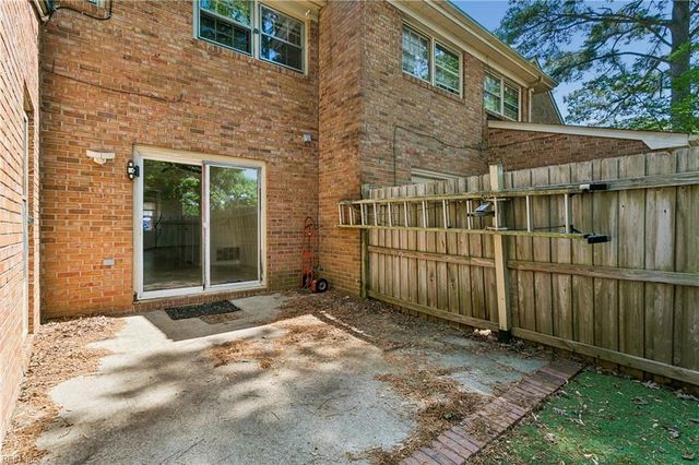 381 Circuit Ln Unit C, Newport News, VA 23608