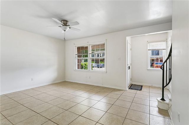 381 Circuit Ln Unit C, Newport News, VA 23608