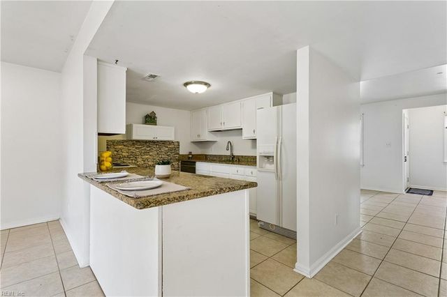381 Circuit Ln Unit C, Newport News, VA 23608