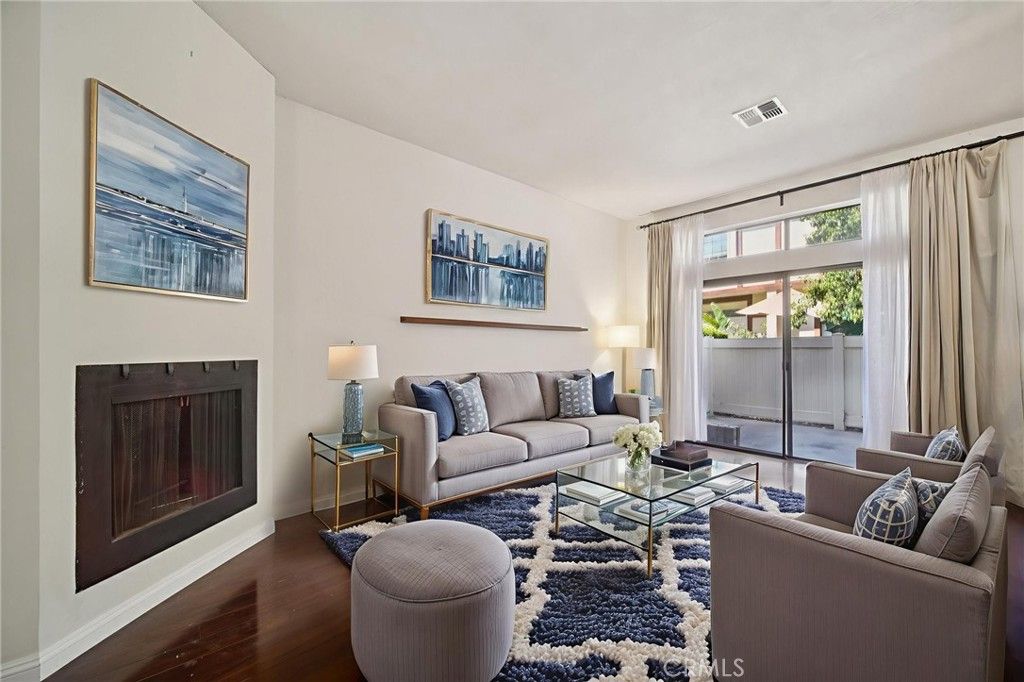 22525 Sherman Way 403, West Hills, CA 91307