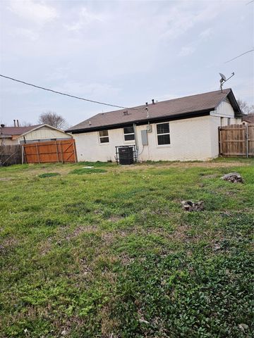 305 Deepwood Street, Dallas, TX 75217