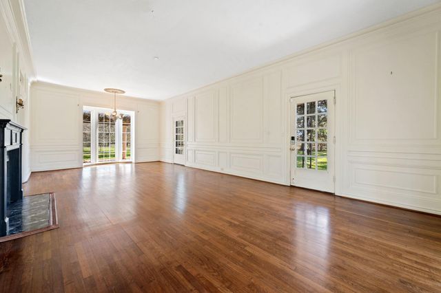 210 W Fm 247 Road, Huntsville, TX 77320