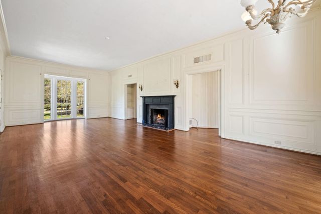 210 W Fm 247 Road, Huntsville, TX 77320