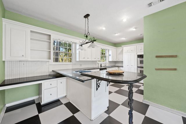 210 W Fm 247 Road, Huntsville, TX 77320