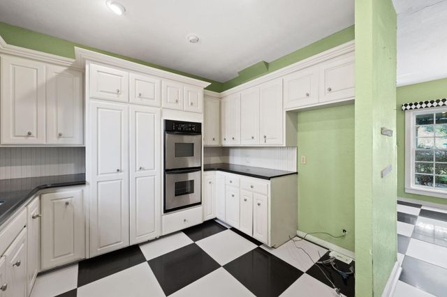 210 W Fm 247 Road, Huntsville, TX 77320