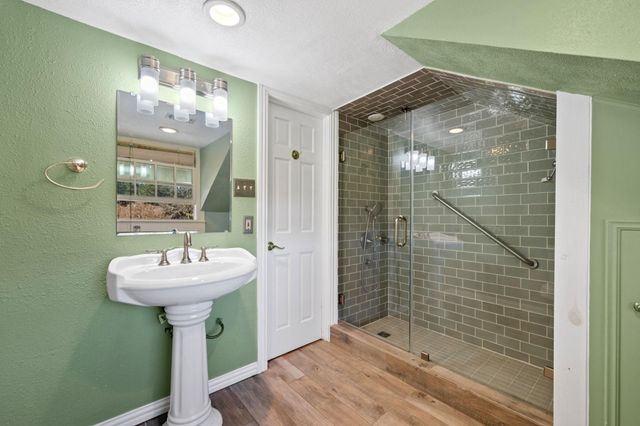 210 W Fm 247 Road, Huntsville, TX 77320