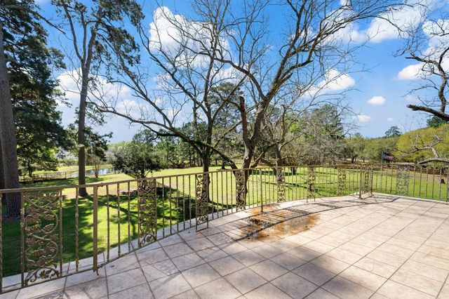 210 W Fm 247 Road, Huntsville, TX 77320