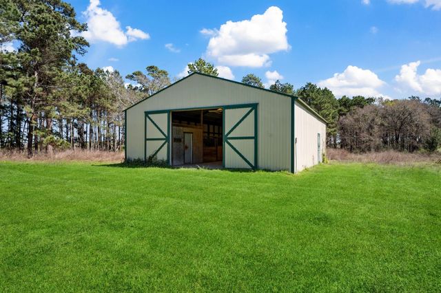 210 W Fm 247 Road, Huntsville, TX 77320