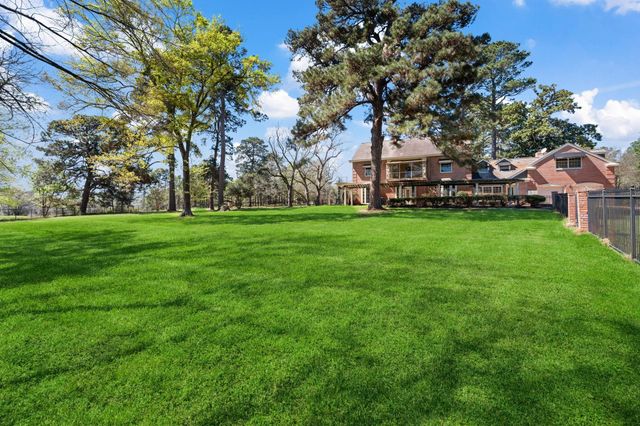 210 W Fm 247 Road, Huntsville, TX 77320