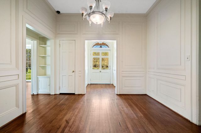 210 W Fm 247 Road, Huntsville, TX 77320