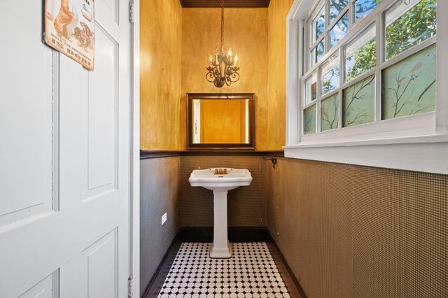 210 W Fm 247 Road, Huntsville, TX 77320