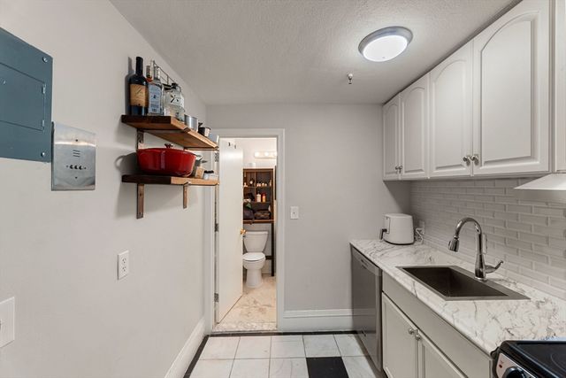 511 Beacon St F-11, Boston, MA 02215