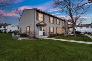 1120 Mount Vernon Court C, Wheaton, IL 60189