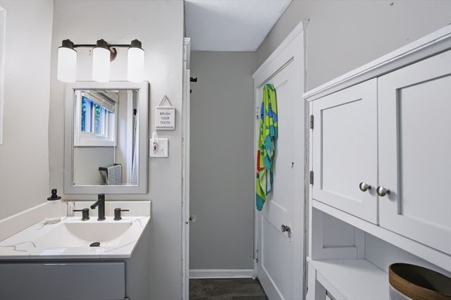 197 N Main St, Sharon, MA 02067