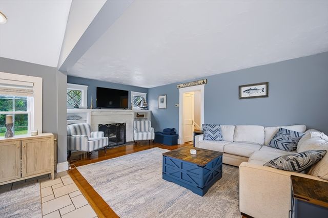 197 N Main St, Sharon, MA 02067