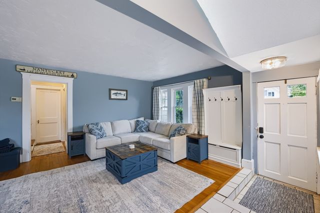 197 N Main St, Sharon, MA 02067