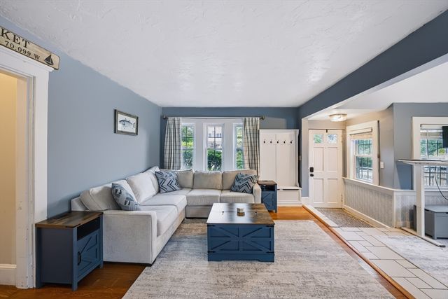 197 N Main St, Sharon, MA 02067