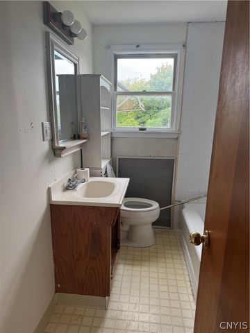 102 Clearview Drive, Geddes, NY 13219
