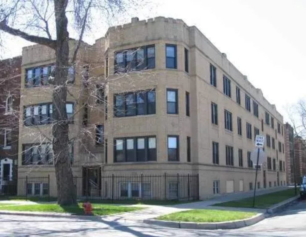 117 E 68th Street 3, Chicago, IL 60637