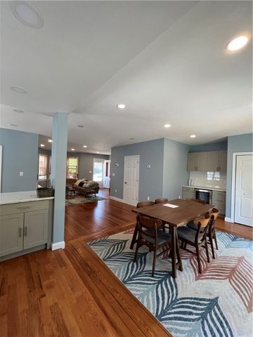 33 Young Street, Newport, RI 02840