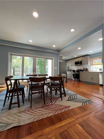 33 Young Street, Newport, RI 02840