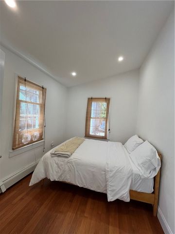 33 Young Street, Newport, RI 02840