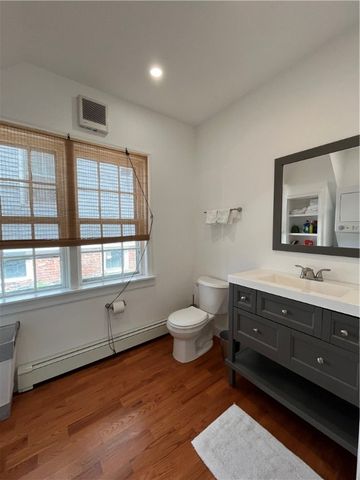 33 Young Street, Newport, RI 02840
