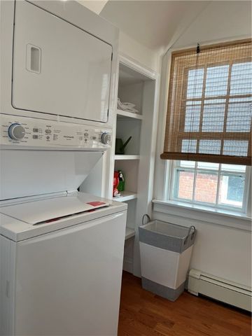 33 Young Street, Newport, RI 02840