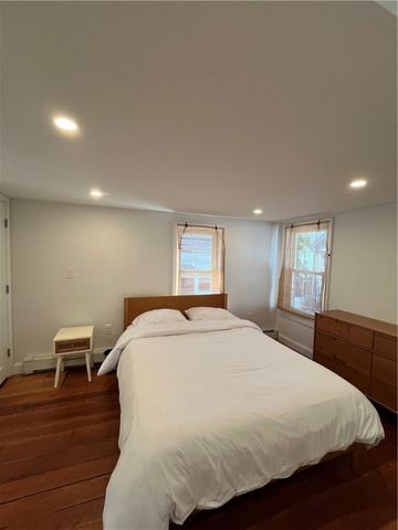 33 Young Street, Newport, RI 02840