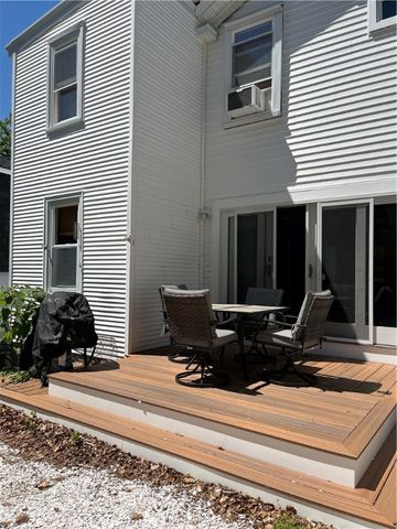 33 Young Street, Newport, RI 02840