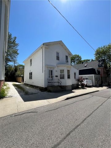 33 Young Street, Newport, RI 02840