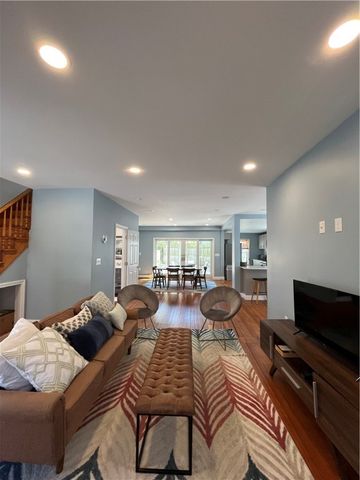 33 Young Street, Newport, RI 02840