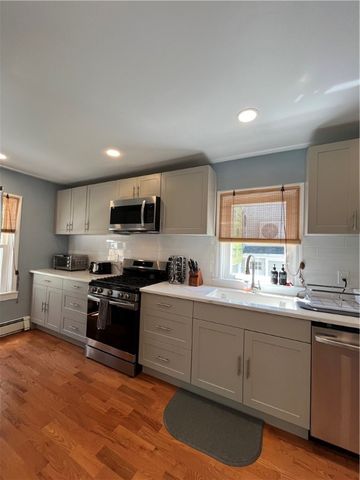 33 Young Street, Newport, RI 02840