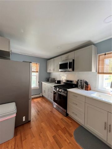33 Young Street, Newport, RI 02840