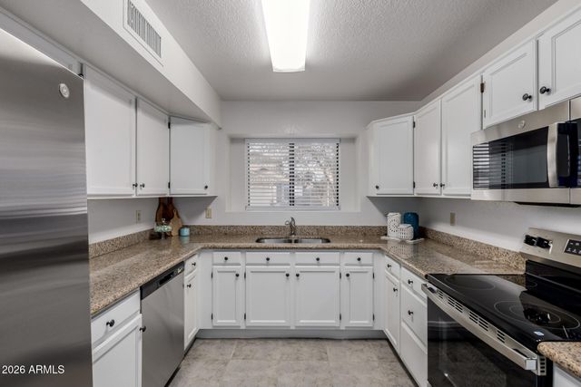 11609 W OLIVE Drive, Avondale, AZ 85392