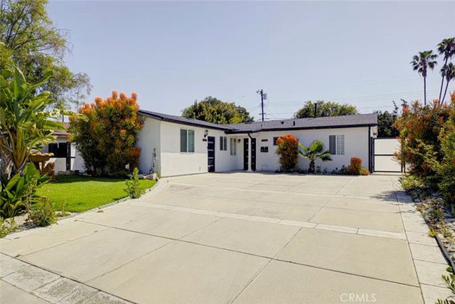 8022 Longridge Avenue, North Hollywood, CA 91605