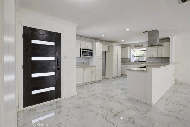 8022 Longridge Avenue, North Hollywood, CA 91605