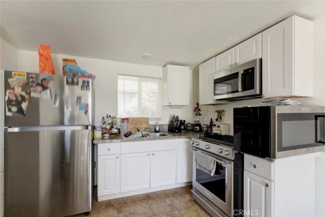 8022 Longridge Avenue, North Hollywood, CA 91605