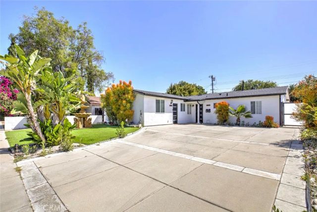 8022 Longridge Avenue, North Hollywood, CA 91605