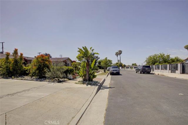 8022 Longridge Avenue, North Hollywood, CA 91605