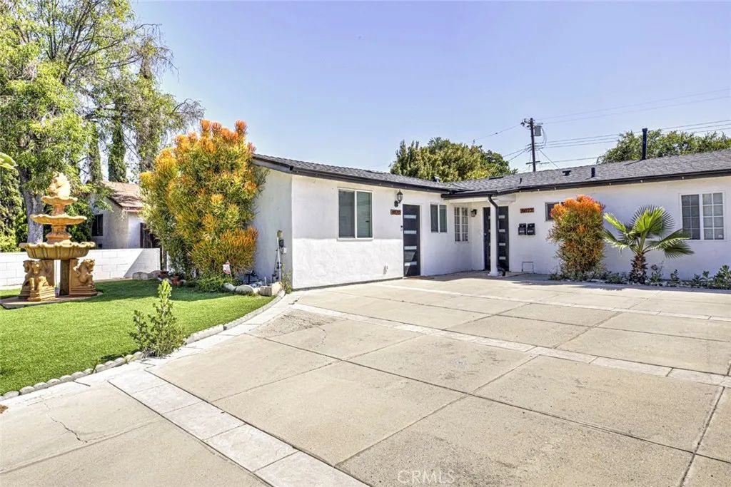 8022 Longridge Avenue, North Hollywood, CA 91605