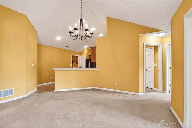 2028 Wentworth Village Drive, Bellbrook, OH 45305