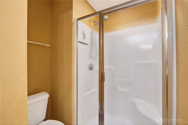 2028 Wentworth Village Drive, Bellbrook, OH 45305