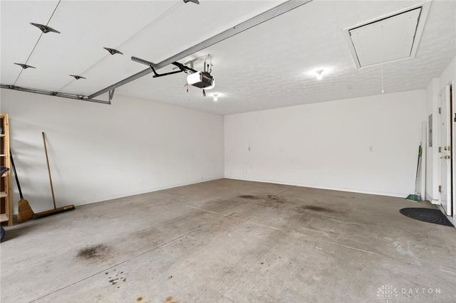 2028 Wentworth Village Drive, Bellbrook, OH 45305