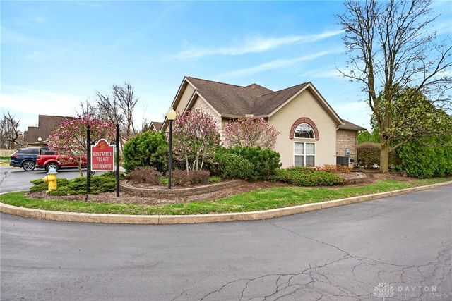 2028 Wentworth Village Drive, Bellbrook, OH 45305