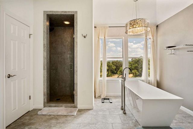 5511 Courtyard DR, Austin, TX 78731